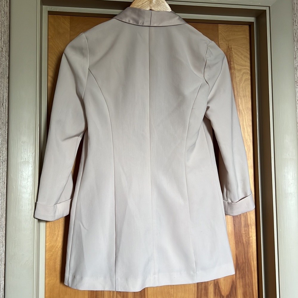 Blazer - Picture 4 of 4